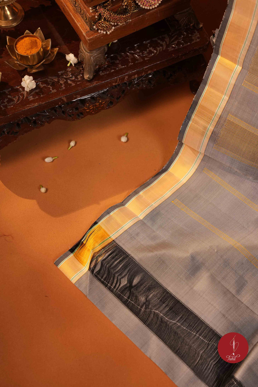 Pure Silk Pure Zari Handloom Kanchipuram Saree - Grey Muthu Kattam