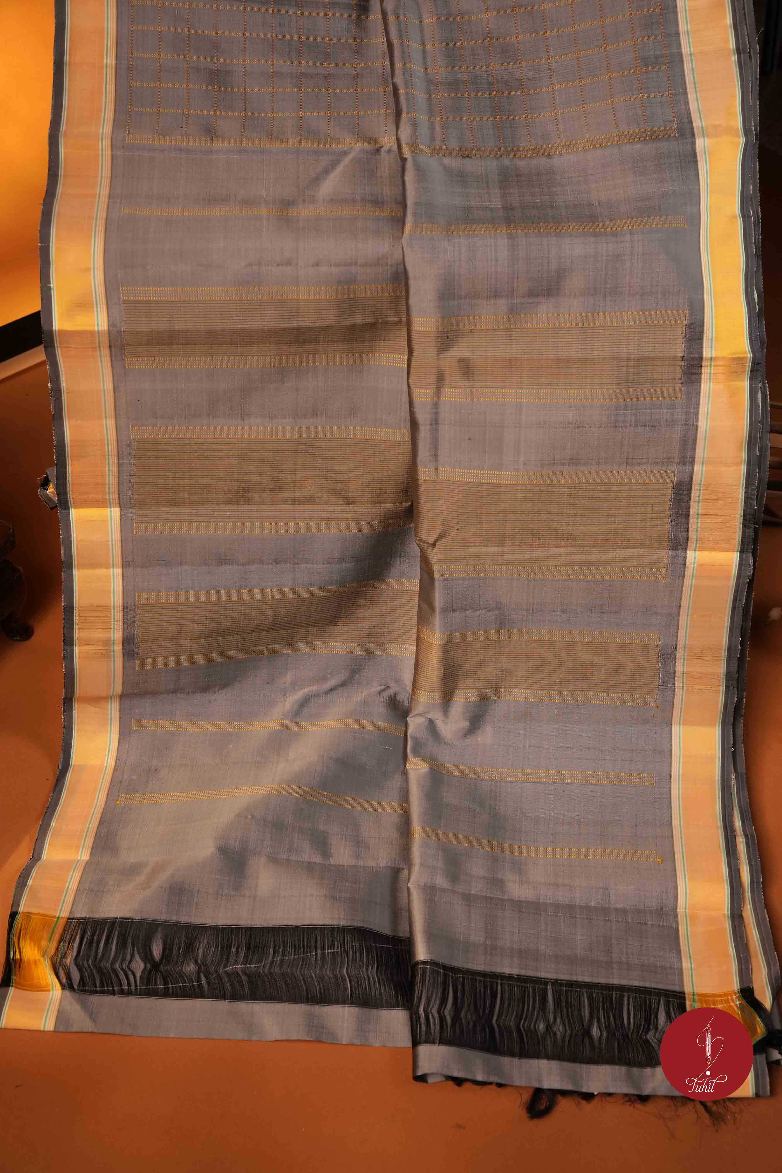 Pure Silk Pure Zari Handloom Kanchipuram Saree - Grey Muthu Kattam