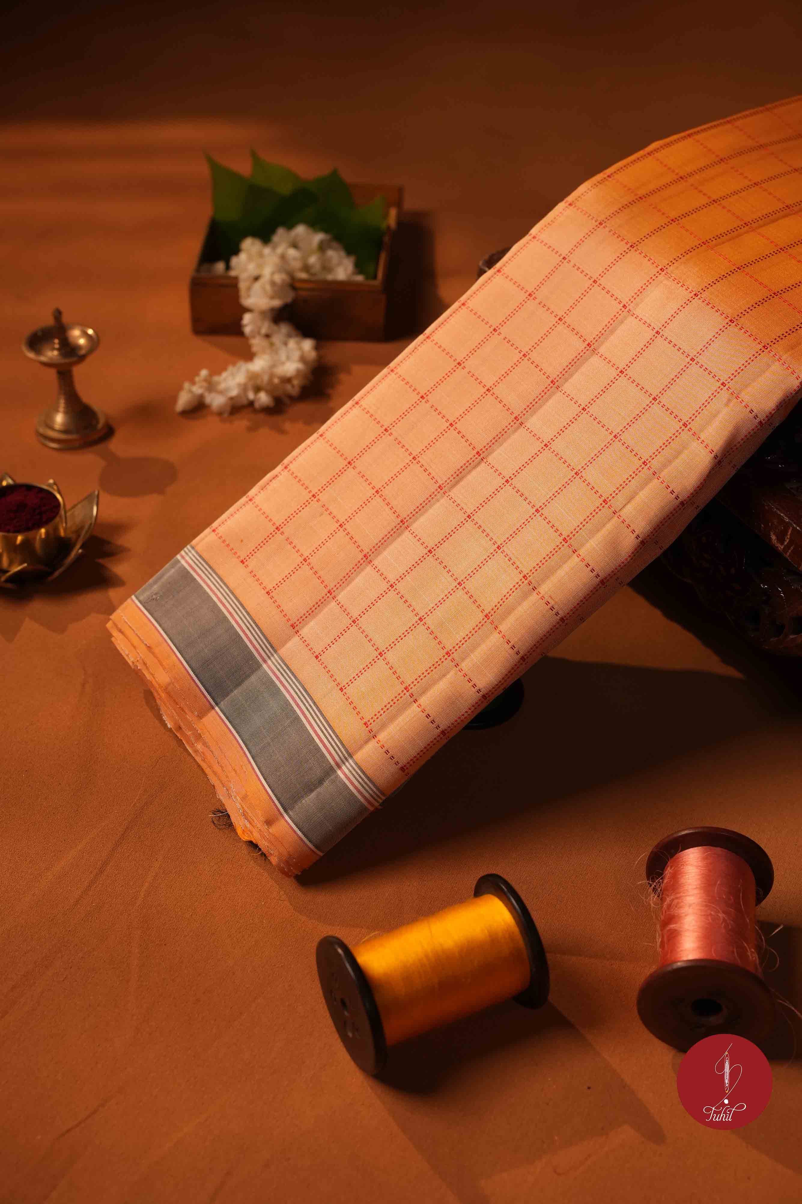 Pure Silk Pure Zari Handloom Kanchipuram Saree - Light Apricot Muthu Kattam