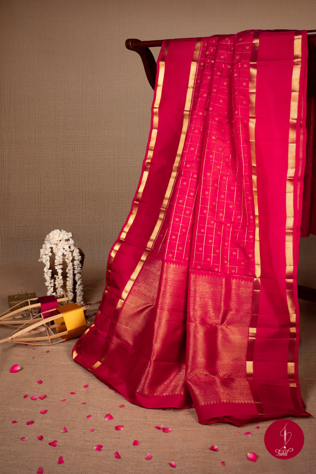 Pure Silk Pure Zari Handloom Kanchipuram Saree - Shot Pink with Gold