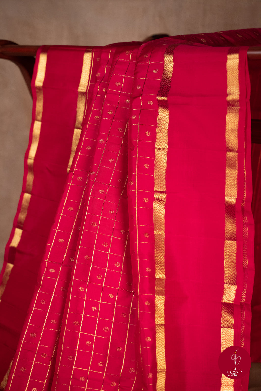 Pure Silk Pure Zari Handloom Kanchipuram Saree - Shot Pink with Gold