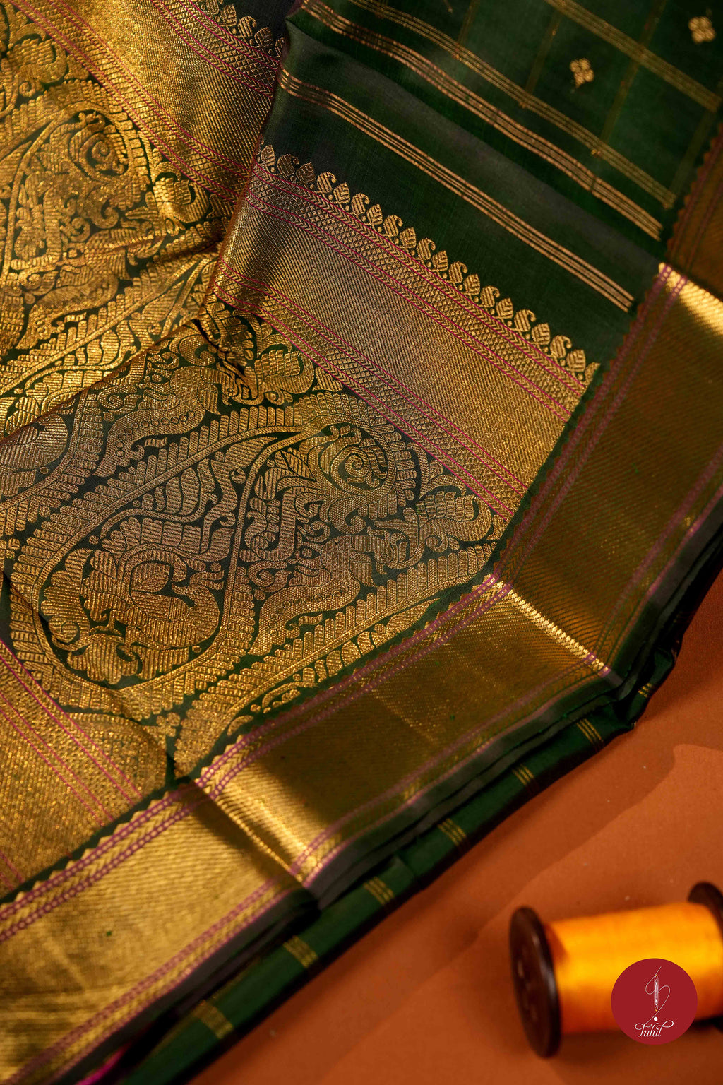 Pure Silk Pure Zari Handloom Kanchipuram Saree - Bottle Green Kattam Buta