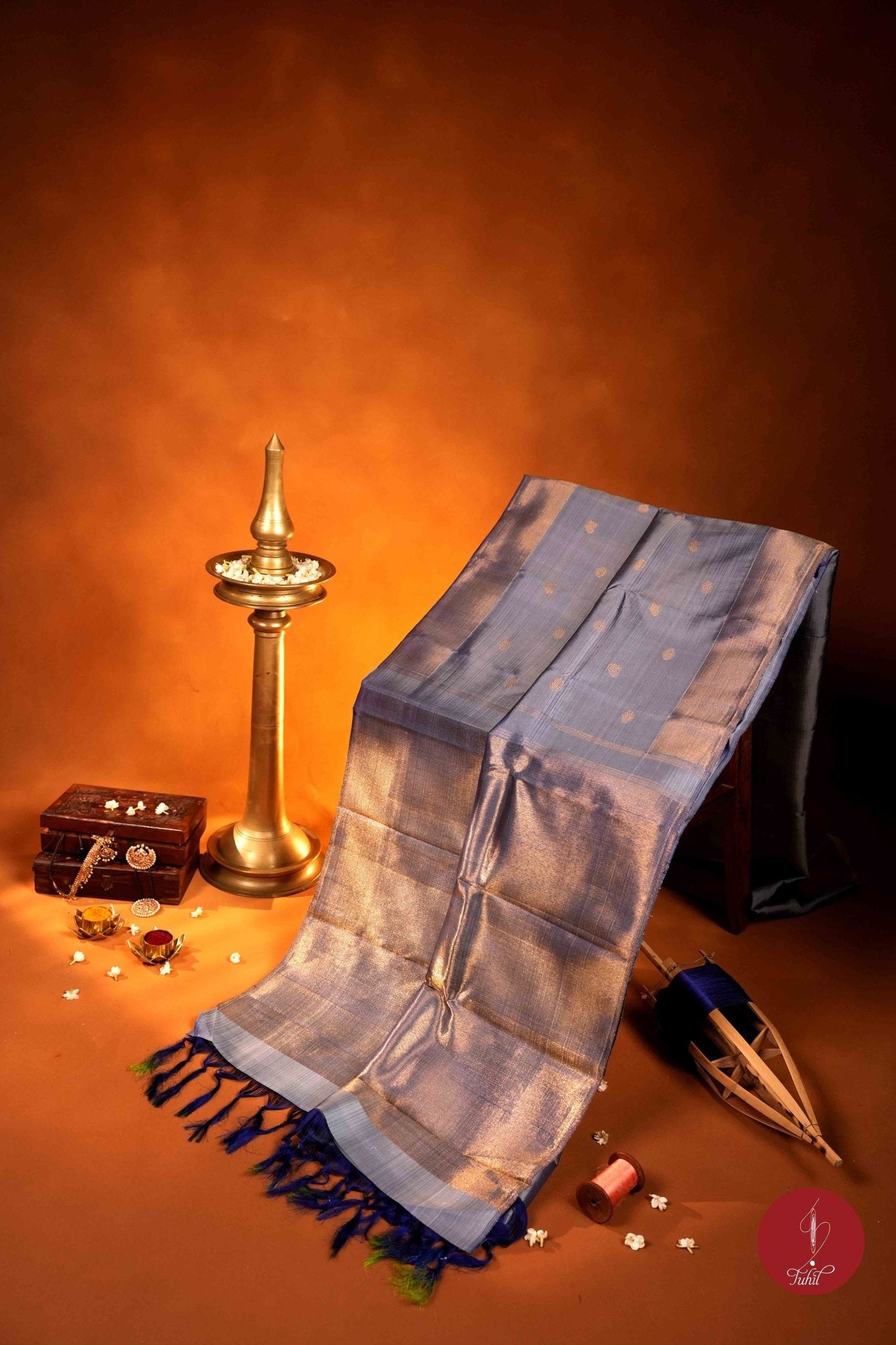 Pure Silk Pure Zari Handloom Kanchipuram Saree - Grey 8 Kol - House of Tuhil