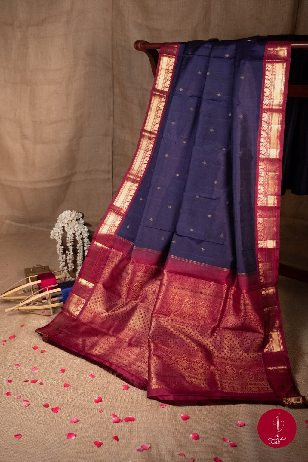 Pure Silk Pure Zari Handloom Kanchipuram Saree - Navy Blue with Deep Maroon - House of Tuhil