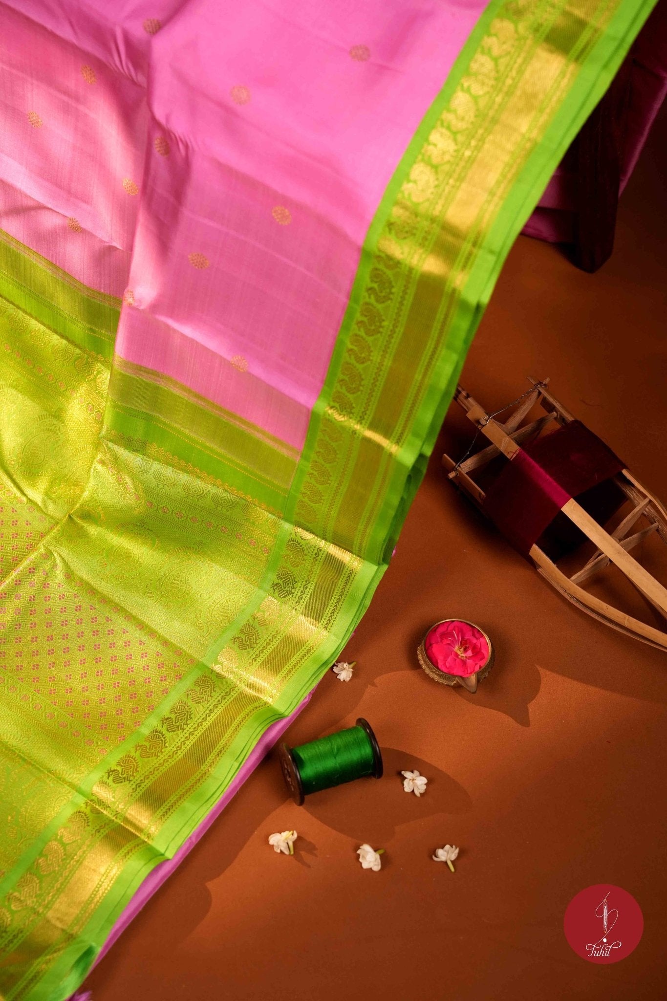 Pure Silk Pure Zari Handloom Kanchipuram Saree - Tamarai Pink with Parrot Green - House of Tuhil