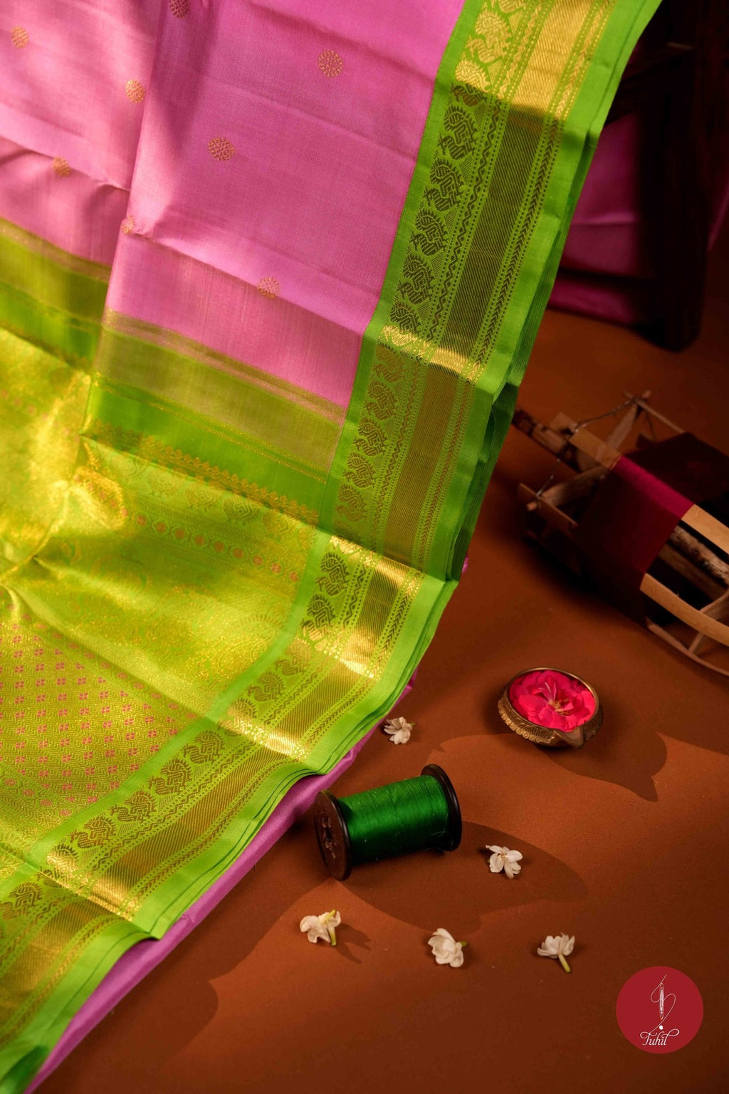 Pure Silk Pure Zari Handloom Kanchipuram Saree - Tamarai Pink with Parrot Green - House of Tuhil