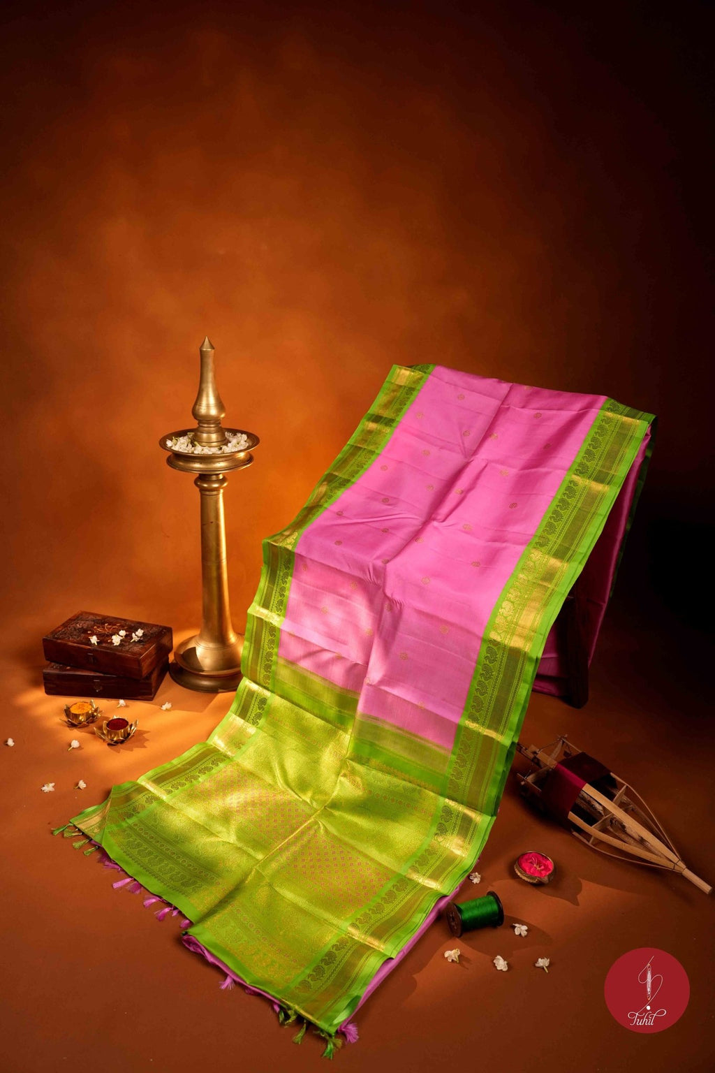 Pure Silk Pure Zari Handloom Kanchipuram Saree - Tamarai Pink with Parrot Green - House of Tuhil