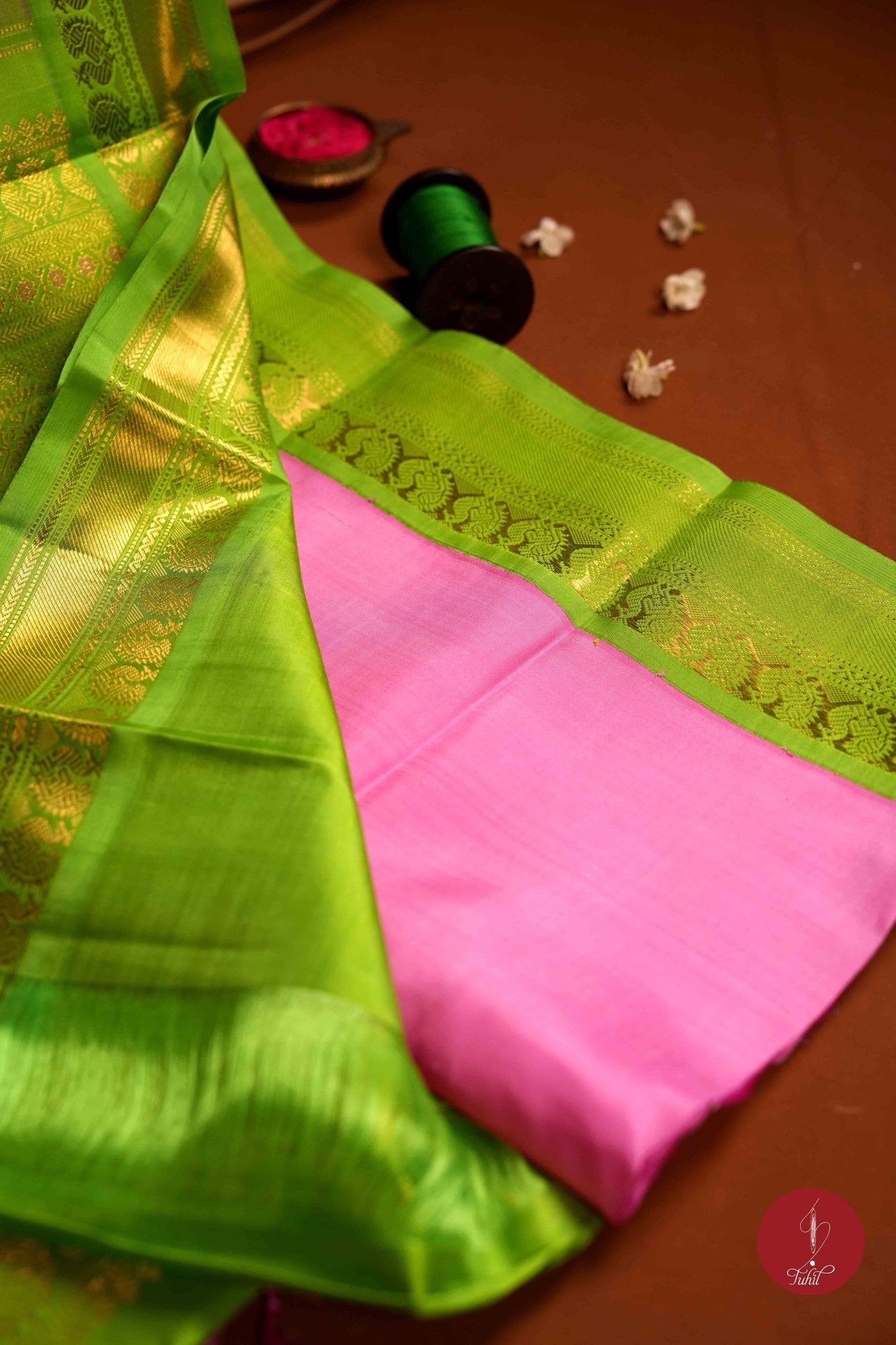 Pure Silk Pure Zari Handloom Kanchipuram Saree - Tamarai Pink with Parrot Green - House of Tuhil