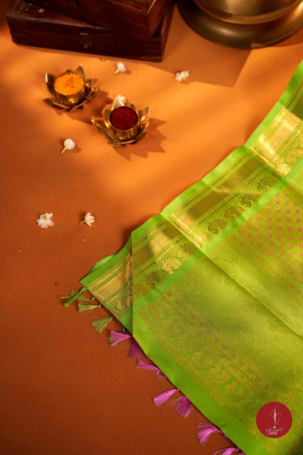Pure Silk Pure Zari Handloom Kanchipuram Saree - Tamarai Pink with Parrot Green - House of Tuhil